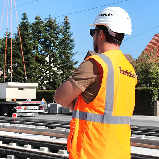 Projektleitungsteam von TransTecBau bei der Planungssitzung für ein Bauprojekt