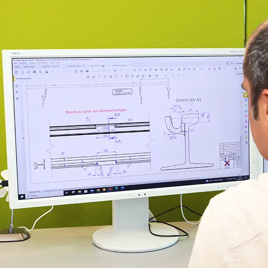Team des technischen Büros von TransTecBau bei der Arbeit an Infrastrukturprojekten